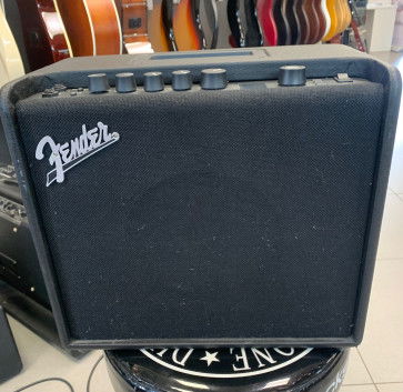 FENDER MUSTANG LT25 AMPLIFICATORE COMBO PER CHITARRA ELETTRICA OCCASIONE USATO IN GARANZIA 12 MESI