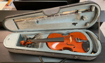 YAMAHA V5SA VIOLINO DA STUDIO 4/4 CON CUSTODIA  ARCHETTO E SPALLIERA OCCASIONE USATO IN GARANZIA 12 MESI 